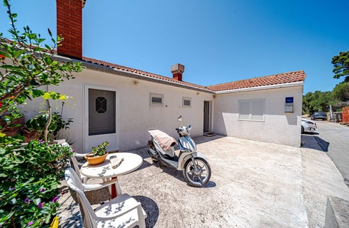 Lastovo Apartment | Two bedroom apartment near beach Pasadur, Lastovo (A-8391-a)