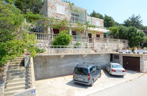 Prizba Apartment | Two bedroom apartment near beach Prižba, Korčula (A-10063-b)