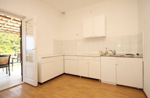 Lastovo Apartment | Two bedroom apartment with terrace and sea view Lučica, Lastovo (A-990-c)