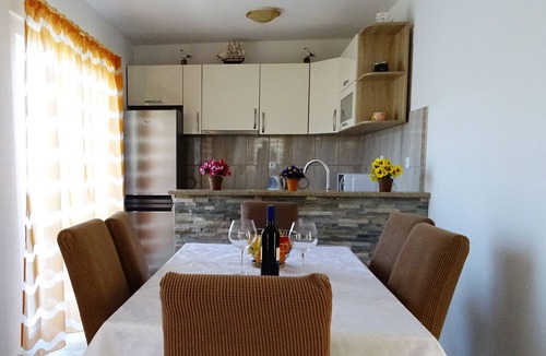 Zaklopatica Apartment | Two bedroom apartment with balcony and sea view Zaklopatica, Lastovo (A-12452-a)