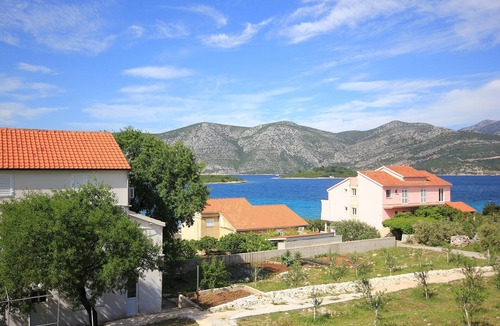Kneza Apartment | Two bedroom apartment with terrace and sea view Kneža, Korčula (A-4342-a)