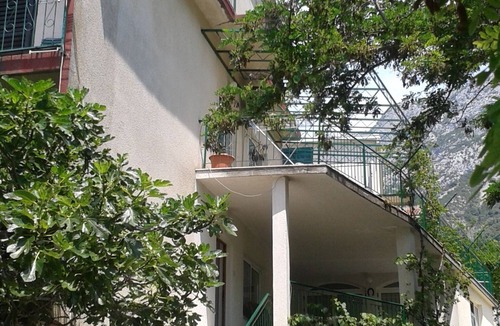 Gradac Apartment | Two bedroom apartment with terrace and sea view Gradac, Makarska (A-13196-a)
