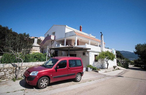 Zavalatica Apartment | Two bedroom apartment with terrace and sea view Zavalatica, Korčula (A-247-a)