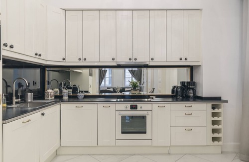 Terezvaros Apartment | Ultra Luxurious Central 2 Bedroom apartment with AC by the Basilica