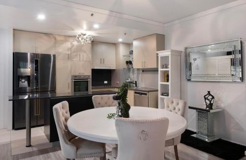 Labrador Apartment | Unique Designer Stay at The Grand by the Beach