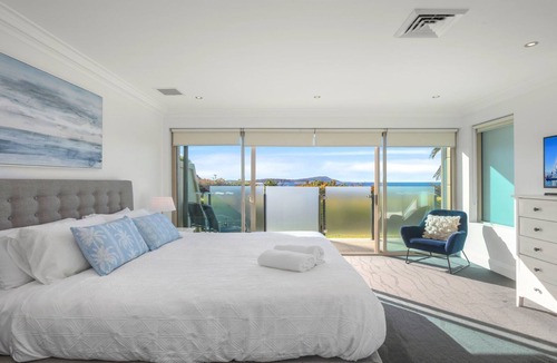 Terrigal House | Unit 1 - 3 Bed Part Ocean View
