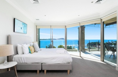 Terrigal House | Unit 12 - 3 Bedroom Premier Ocean View