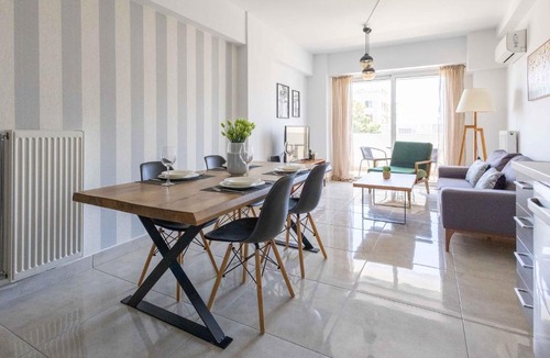 Keratsini-Drapetsona Apartment | Urban Comfort near Piraeus Port D3