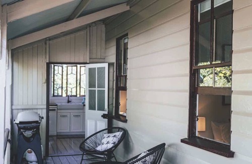Eastern Heights House | Urban Getaway Colonial 4 bed 2 bath Ipswich beauty