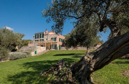 Sudurad Villa | Vacation villa with panoramic views in peaceful natural surroundings, close to the beach and sea