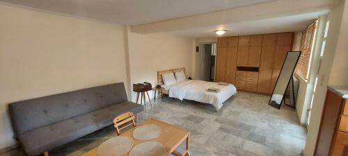 Spata-Artemida Apartment | VAYA White