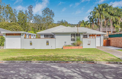 West Gosford House | Very convenient spot in Gosford/near M1HW, CBD, hospital, stadium, water view
