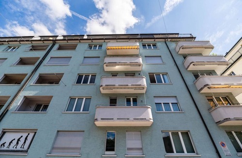 Hottingen Apartment | Very spacious studio / city center (Parkview 4)