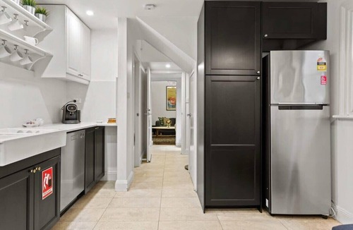 Millers Point House | Victorian 4-Bed Terrace in Rocks - Steps from CBD