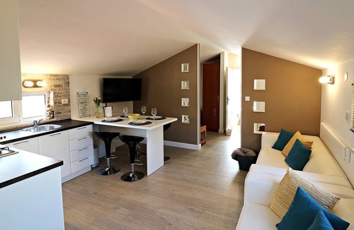 Peracko Blato Villa | Villa Šolo – Peaceful Nature Park Getaway - Six Bedroom Villa With Heated Pool