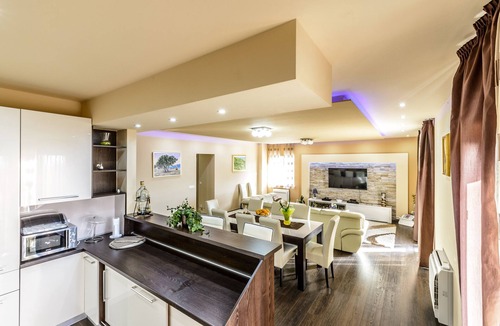 Dubravka Villa | Villa Pave - Six-Bedroom Villa with Terrace and Swimming Pool