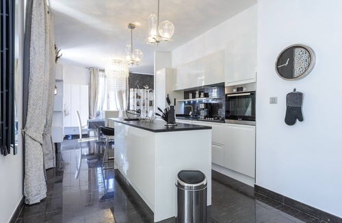 Gorica Villa | ★Villa ROSEMARY★ Beach and sea, 20 min walk Old town, peaceful neighborhood