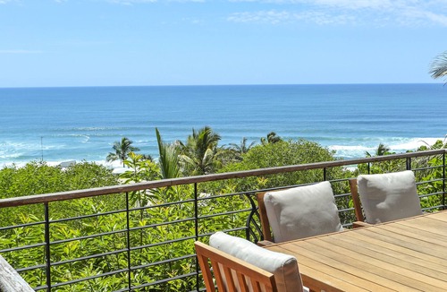 Sunshine Beach Apartment | Villa with Panoramic Ocean Views