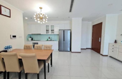 Hang Xanh Apartment | Vinhome Landmark 81 Suites apt