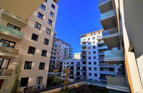 Corvin negyed Apartment | Vision Apartments - Deluxe One-Bedroom Apartment