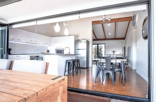 Warana House | Warana Abode - Pool, Studio, PF, Walk to Beach