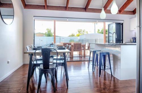 Warana House | Warana Abode - Pool, Studio, PF, Walk to Beach
