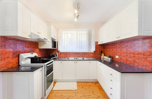 St Marys House | Warm 2BR Home Relaxing Stay Near St Marys Centre