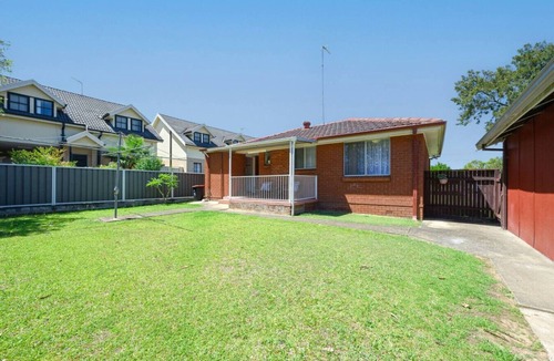 St Marys House | Warm 2BR Home Relaxing Stay Near St Marys Centre