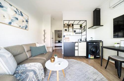 Chatswood West House | Warrina Nook - A Cosy Bushland Escape for Two