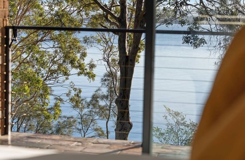Wangi Wangi House | Waterfront Treetops Getaway