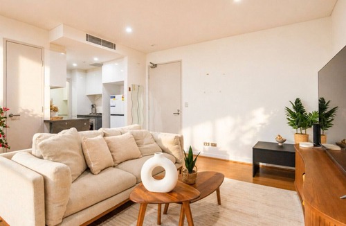 Waterloo Apartment | Waterloo 2BR/2BA | Pool, Parking, Near Green Sq