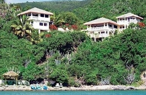 Spanish Town Villa | WELCOME DINNER - LUXURY AMENITIES- SEASIDE VILLA! ~ 109 "5-STAR" REVIEWS!
