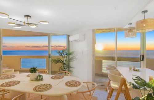 Surfers Paradise Apartment | Welcome to Paradise Ocean Views from every room
