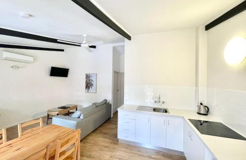 North Ward Hotel | Yongala Lodge by The Strand