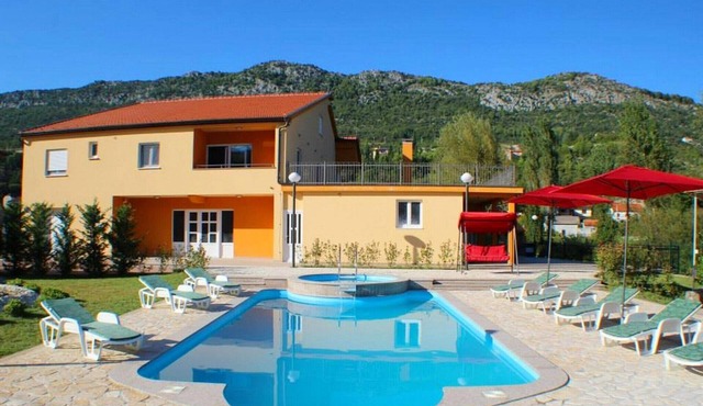 14-Guest Holiday Home in Vrgorac