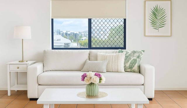 1BR Apartment on Palmer Street Townsville with Balcony & Pool