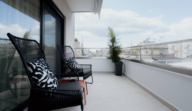 1BR Suite Apt | City Views | Metro | Pvt Parking!