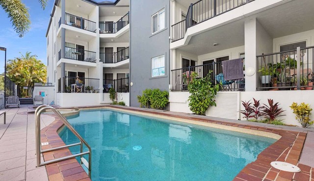 2-Bed with Pool, Near Torquay Beach, Hervey Bay