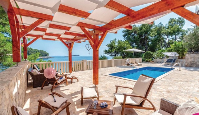 3 bedroom stunning apartment in Prizba
