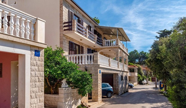 4 bedroom amazing apartment in Cara