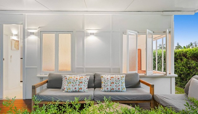 Absolute Beachfront Cottage Near Port Douglas | White Cockatoo
