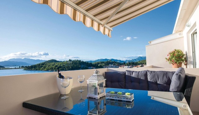 Amazing apartment in Blace with WiFi