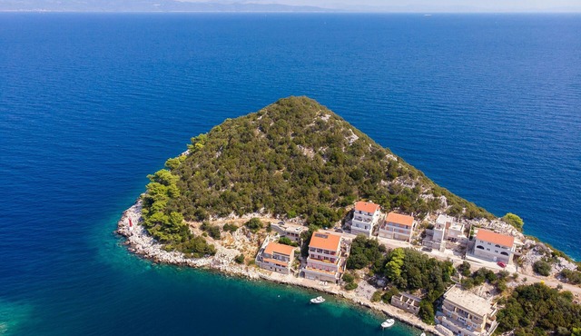 Apartments Graciela (53213-A1) - Zaklopatica - island Lastovo
