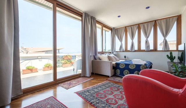 Apartment 'Casa Malù' with Sea View, Garden & Wi-Fi in messina
