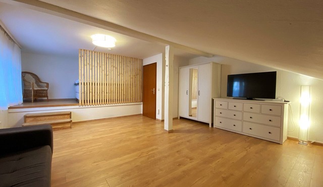 Apartment 'Im Münchner-süden' with Private Terrace, Private Garden and Wi-Fi in Schäftlarn