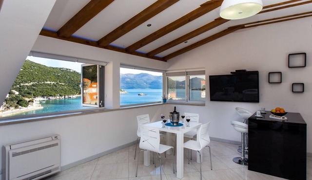 Apartment Mali Skoj - Two-Bedroom Apartment with Sea View