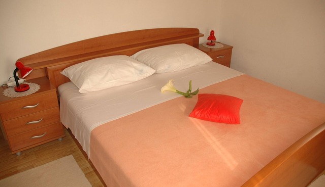 Apartment Vukorep - Two Bedroom Apartment with Terrace and Field View