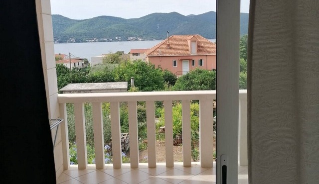 Apartments Dijana - One Bedroom Apartment with Terrace and Sea View