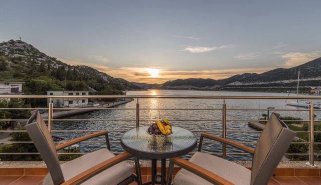 Apartments Ema-Comfort Two Bedroom Apartment with Sea View