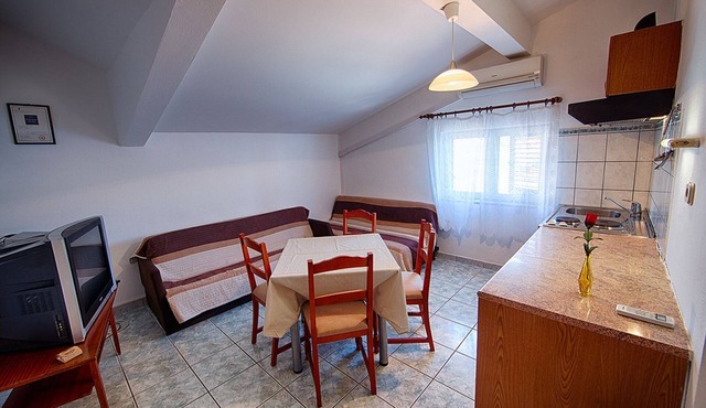 Apartments Malo Lago - One-Bedroom Apartment with Balcony and Sea View - Attic (Apartment 1)
